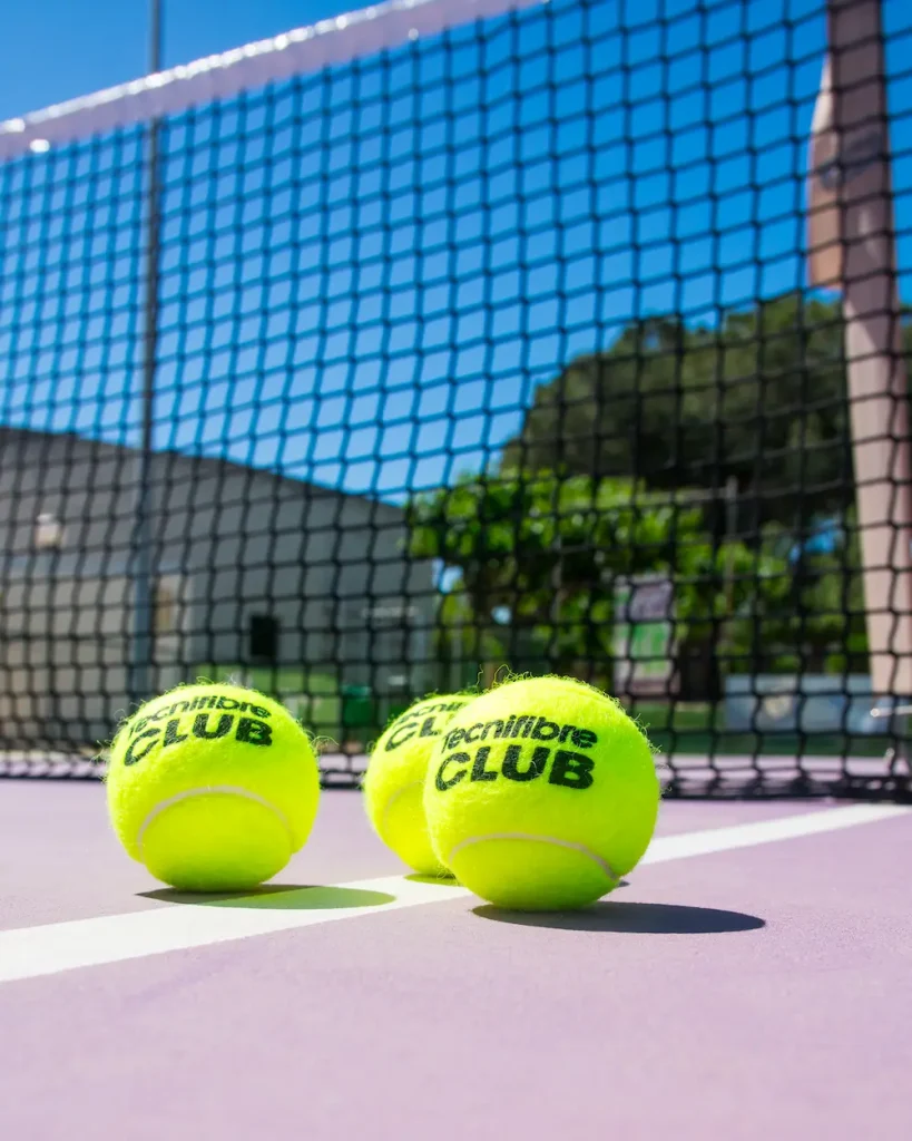 Pelotas de tenis Tecnifibre Club.