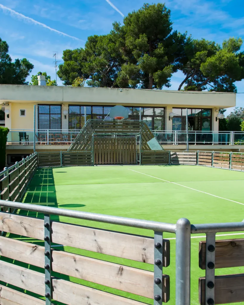 Instalaciones deportivas para niños en Iale Sport Center.