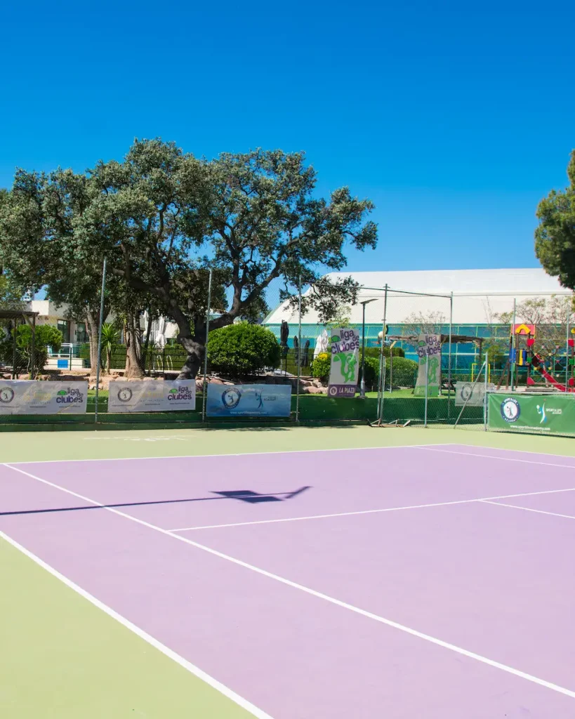Pista de tenis en Iale Sport Center.