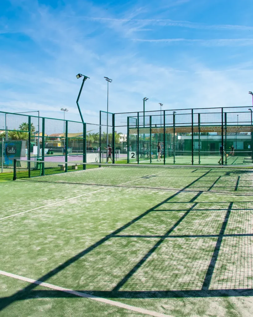 Pistas de pádel en Iale Sport Center.